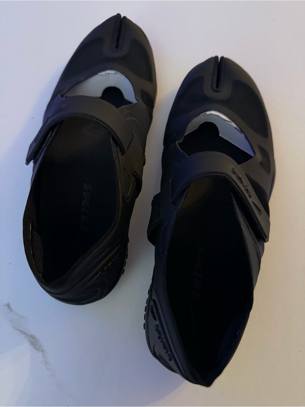 SKIMS Mesh Rift Sneakers NEW with Bag